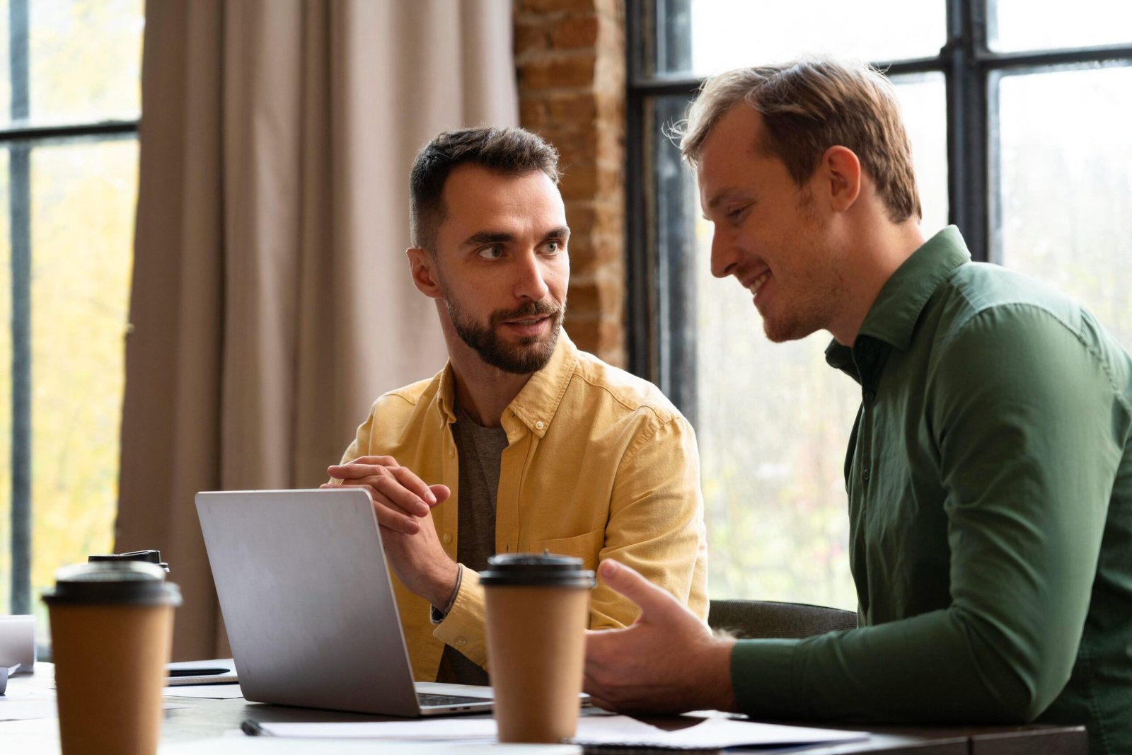 corporate-workers-brainstorming-together