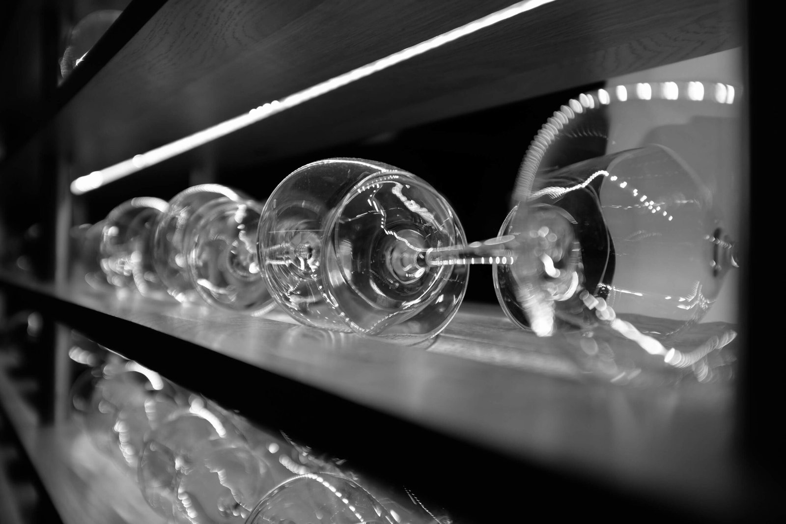 vine-glasses-shelves (1)